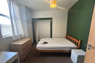 3 bed flat, Hill Park Crescent, Flat 2, Greenbank, Plymouth, PL48JP - Image 7
